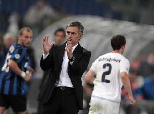  国际米兰三连胜领跑意甲，小因扎吉变阵收奇效  